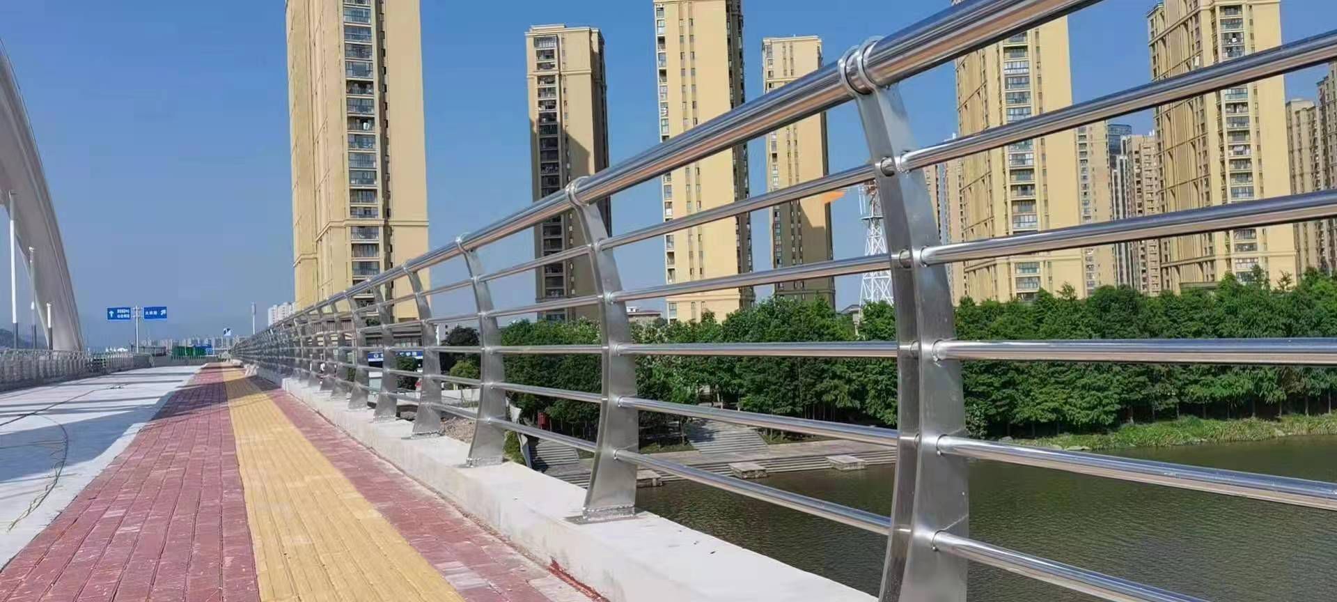 不銹鋼復(fù)合管護欄