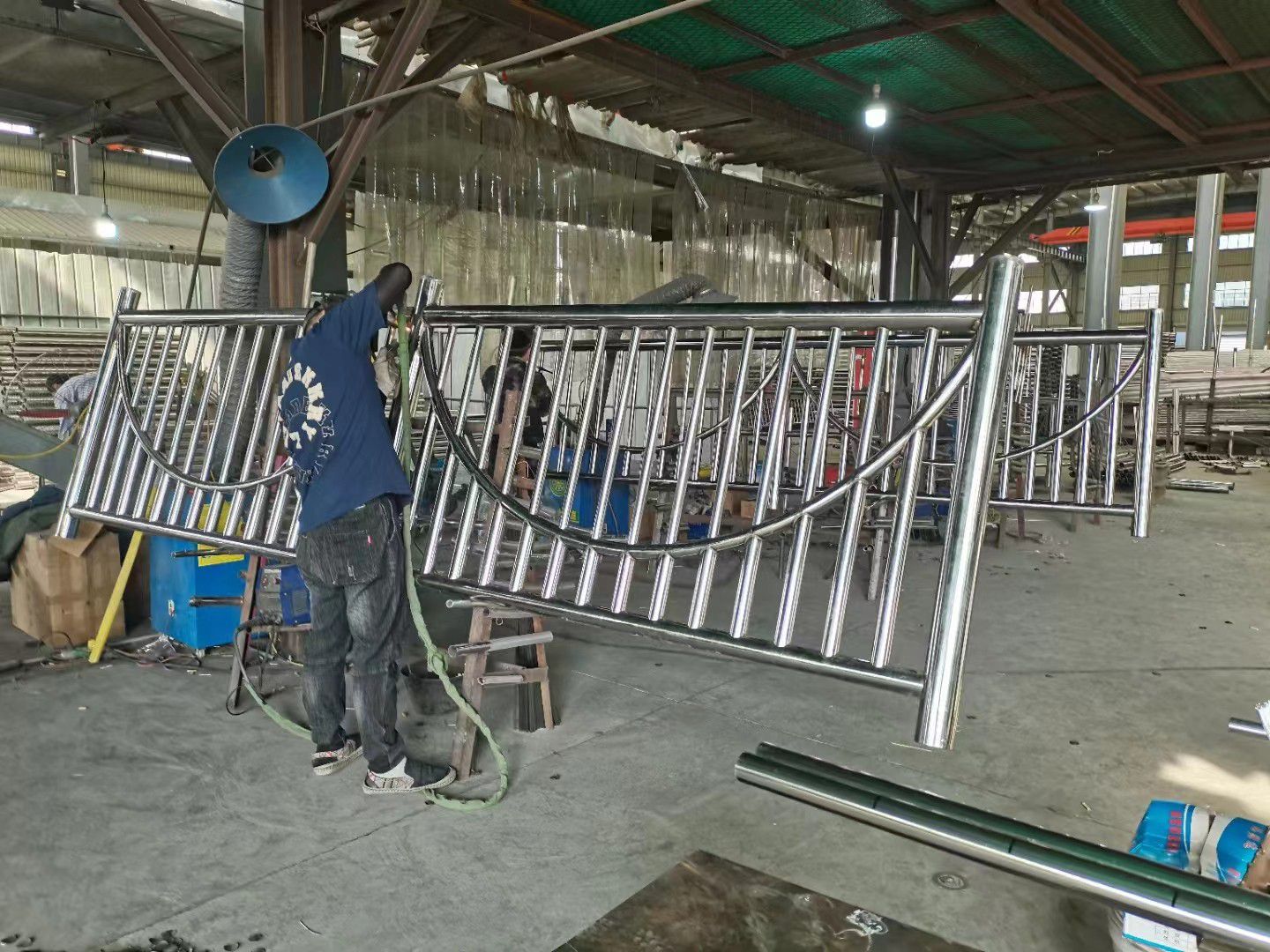 不銹鋼復(fù)合管護欄